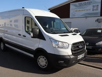 Gebraucht Ford Transit Trend 170 PS (125 kW) 2022 Weiß Limousine