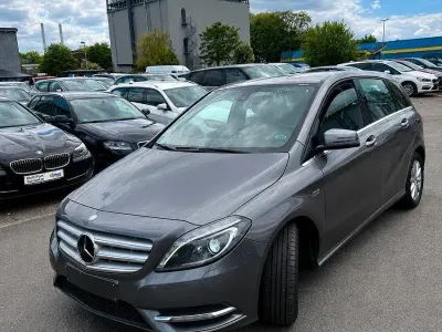 Używany Mercedes B200 156 KM (114 kW) 2012 Szary Minivan