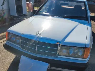 Gebraucht Mercedes 190 102 PS (75 kW) 1990 Weiß Limousine