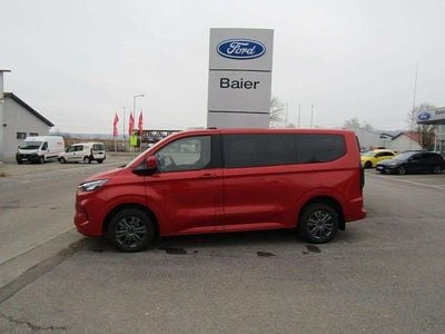 Gebraucht Ford Tourneo Titanium 136 PS (100 kW) 2024 Rot Van / Kleinbus