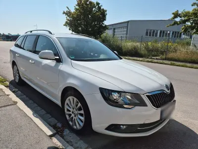 Gebraucht Skoda Superb Exclusive 140 PS (102 kW) 2013 Weiß Kombi