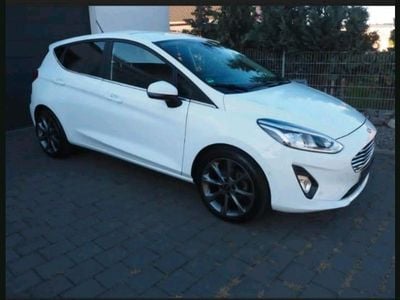Gebraucht Ford Fiesta Titanium 125 PS (91 kW) 2017 Weiß Kleinwagen