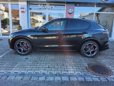Nero vulcano Gebraucht 2023 Alfa Romeo Stelvio Competizione SUV | 48.900 €
