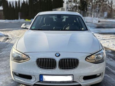 Weiß Gebraucht 2012 BMW 120 Comfort Edition Kleinwagen | 4.500 €