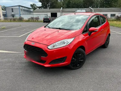 Gebraucht Ford Fiesta Trend 60 PS (44 kW) 2015 Rot Kleinwagen