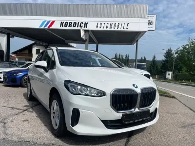 Gebraucht BMW 218 Active Tourer 136 PS (100 kW) 2022 Weiß Van / Kleinbus