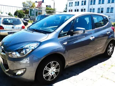 Gebraucht Hyundai ix20 90 PS (66 kW) 2014 Grau Kleinwagen
