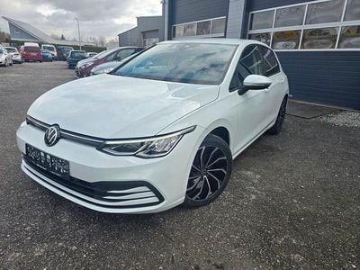 Gebraucht VW Golf VIII Life 131 PS (96 kW) 2020 Weiß Limousine