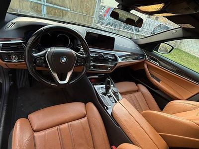 Gebraucht BMW 520 Sport Line 190 PS (139 kW) 2017 Schwarz Limousine