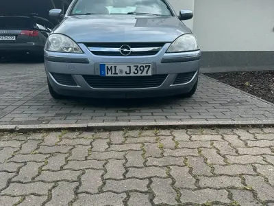 Usata Opel Corsa 60 CV (44 kW) 2004 Argento Utilitaria