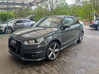 gebraucht Audi A1 1.0 TFSI S-Line nanograu