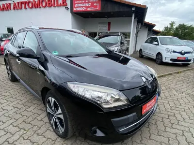 Gebraucht Renault Mégane GrandTour Bose Edition 110 PS (80 kW) 2011 Schwarz Kombi