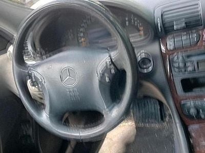 Mercedes C200