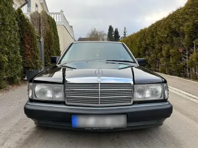 Gebraucht Mercedes 190 122 PS (89 kW) 1990 Schwarz Limousine