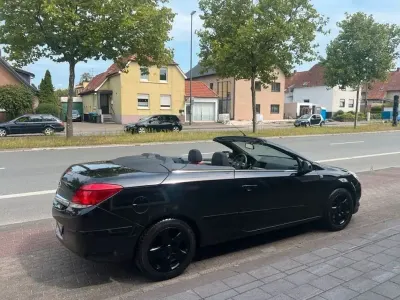 Gebraucht Opel Astra Sport 105 PS (77 kW) 2007 Schwarz Cabrio