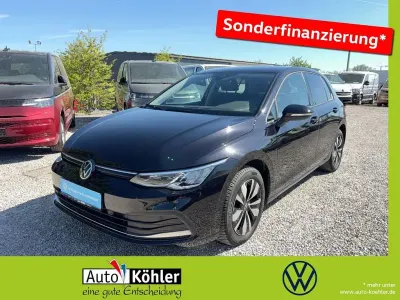 Gebraucht VW Golf VIII Move 150 PS (110 kW) 2023 Deeb black perleffekt Limousine