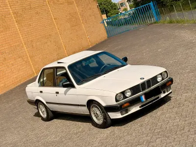 Gebraucht BMW 325 Basis 170 PS (125 kW) 1990 Weiß Limousine