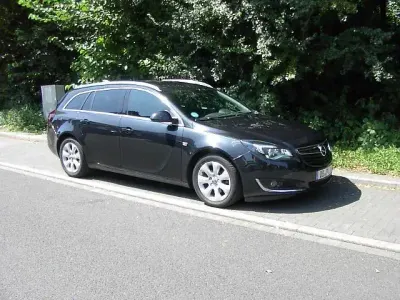 Gebraucht Opel Insignia Sport 136 PS (100 kW) 2016 Schwarz Kombi
