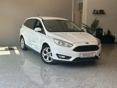 Gebraucht Ford Focus 101 PS (74 kW) 2017 Weiß Kombi