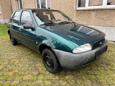Grün Gebraucht 1998 Ford Fiesta Kleinwagen | 399 € (Guter Preis)