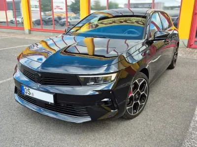 Gebraucht Opel Astra 131 PS (96 kW) 2025 Schwarz Kleinwagen
