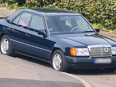 Gebraucht Mercedes 200 118 PS (86 kW) 1990 Blau Limousine