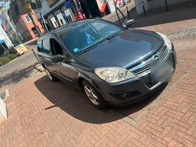 Gebraucht Opel Astra 2009 Blau Kombi