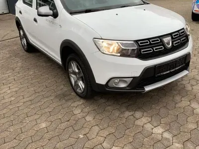 Gebraucht Dacia Sandero Prestige 95 PS (69 kW) 2020 Weiß Limousine