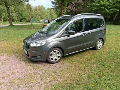 Gebraucht Ford Tourneo Courier 100 PS (73 kW) 2016 Van / Kleinbus