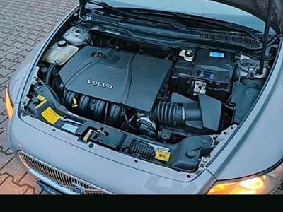 Silber Gebraucht 2004 Volvo V50 Momentum Kombi | 2.000 € (Fairer Preis)