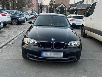 Begagnad BMW 116 122 HK (89 kW) 2009 Svart Halvkombi