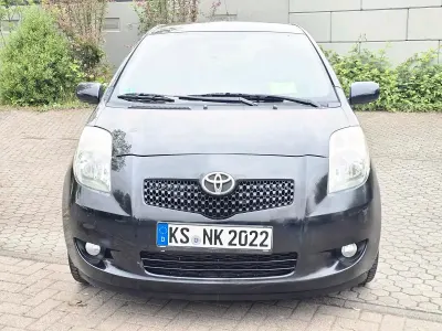 Gebraucht Toyota Yaris 69 PS (50 kW) 2008 Schwarz Kleinwagen
