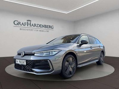 Second-hand VW Passat R-line 272 CP (200 kW) 2025 Gri Break