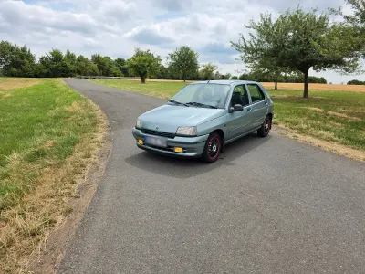Gebraucht Renault Clio 75 PS (55 kW) 1992 Kleinwagen