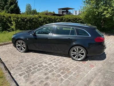 Gebraucht Opel Insignia 160 PS (117 kW) 2013 Schwarz Kombi