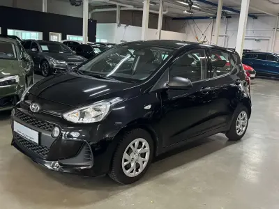 Gebraucht Hyundai i10 Classic 67 PS (49 kW) 2018 Schwarz Kleinwagen