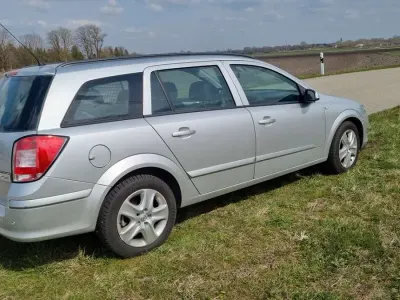 Gebraucht Opel Astra Edition 120 PS (88 kW) 2006 Kombi