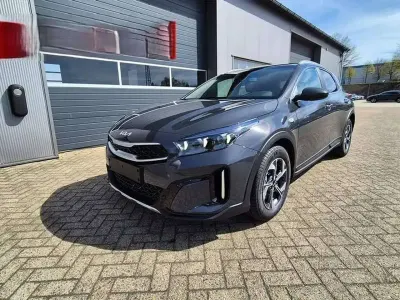 Neu Kia XCeed 150 PS (110 kW) 2026 Pentametal metallic SUV