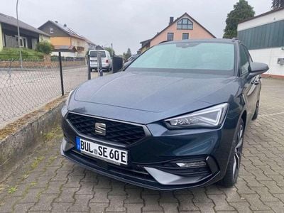 Grau Gebraucht 2023 Seat Leon FR Kombi | 37.990 €