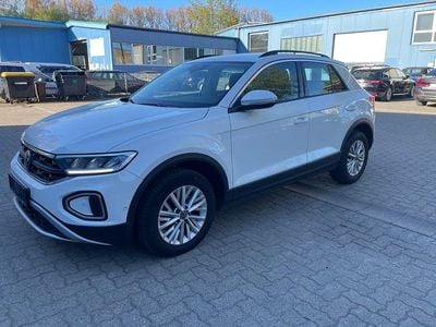 Second-hand VW T-Roc Life 150 CP (110 kW) 2023 Alb SUV