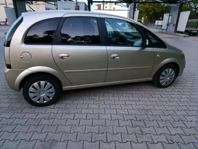 Usata Opel Meriva 101 CV (74 kW) 2010 Oro Monovolume