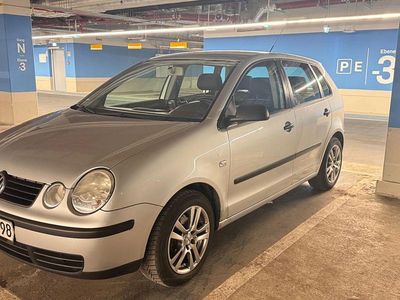 Gebraucht VW Polo Basis 101 PS (74 kW) 2004 Silber Kleinwagen