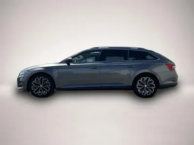 Gebraucht Skoda Superb LAURIN & KLEMENT 200 PS (147 kW) 2023 Manufacturer Kombi
