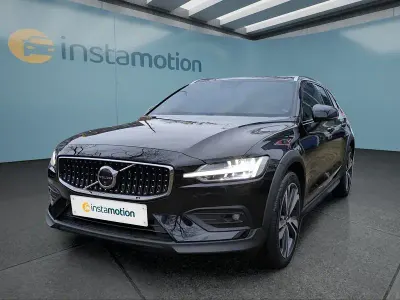 Usata Volvo V60 CC Plus 197 CV (144 kW) 2023 Nero Station wagon