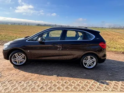 Gebraucht BMW 225 Active Tourer iPerformance 224 PS (164 kW) 2017 Braun Van / Kleinbus
