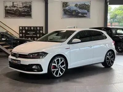 Gebraucht VW Polo Comfortline 200 PS (147 kW) 2019 Ebenholzschwarz Kleinwagen