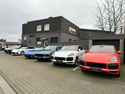 Usata Porsche Cayenne Coupe GTS Chrono 500 CV (367 kW) 2024 Grigio Coupé