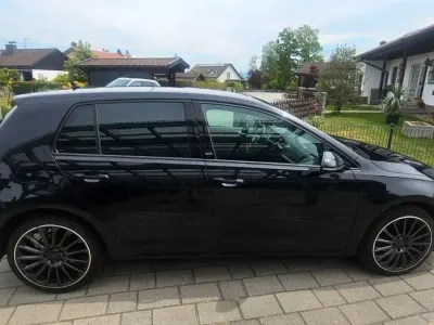 Używany VW Golf VII Sound 150 KM (110 kW) 2017 Czarny Sedan/Limuzyna