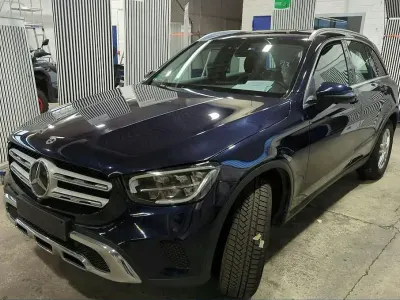 Używany Mercedes GLC200 163 KM (119 kW) 2021 Niebieski SUV
