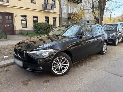 Gebraucht BMW 114 70 PS (51 kW) 2013 Schwarz Kleinwagen